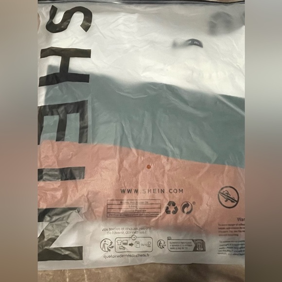 SHEIN LUNE Plus Drop Shoulder
Colorblock Sweater - Size 16 (2XL) - Picture 8 of 9